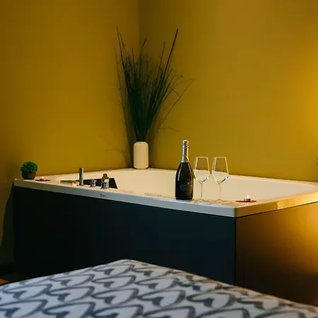 Apartment Victoria's Suite&spa Con Parcheggio Privato Como